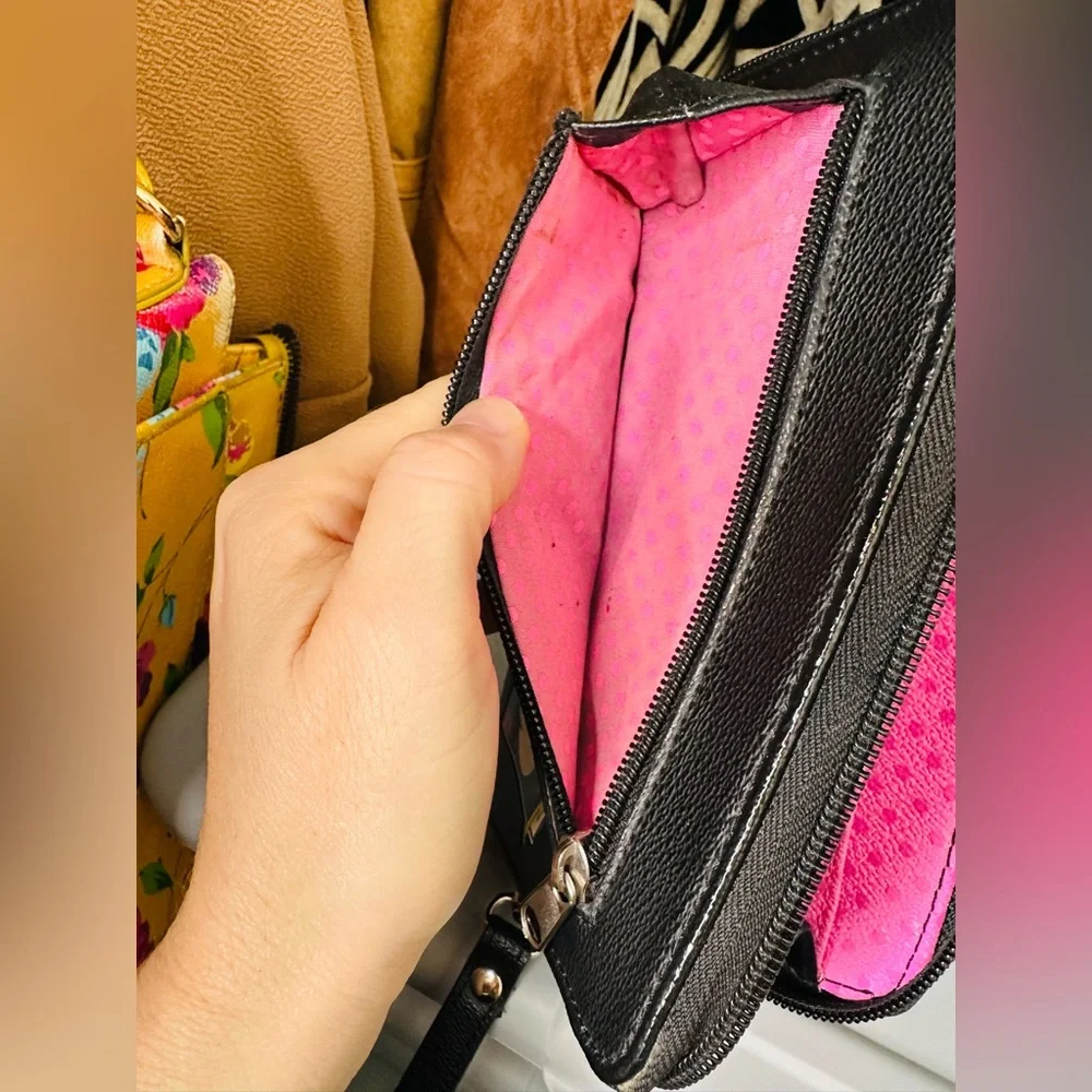 Disney Parks Minnie Mouse black faux leather wallet wristlet strap patches.